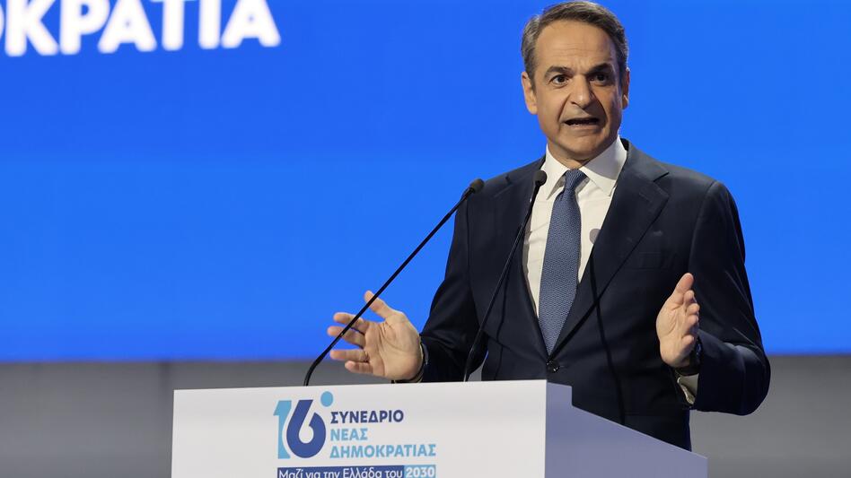 Άνοιξε η αυλαία του 16ου συνεδρίου της ΝΔ: Δείτε live την ομιλία Μητσοτάκη