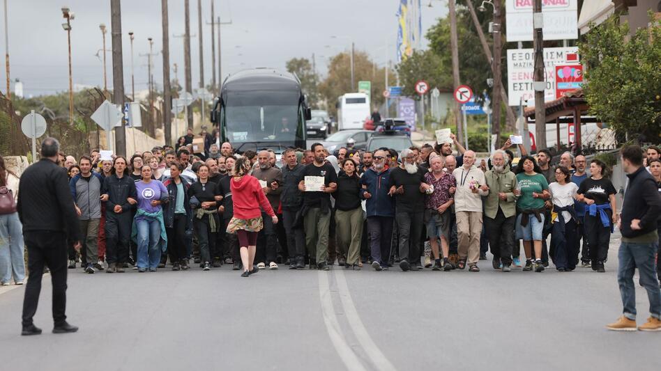 Global Sumud Flotilla: Με πορεία στο αεροδρόμιο Ηρακλείου οι ακτιβιστές – Συγκέντρωση αλληλεγγύης στο “Ν. Καζαντζάκης”