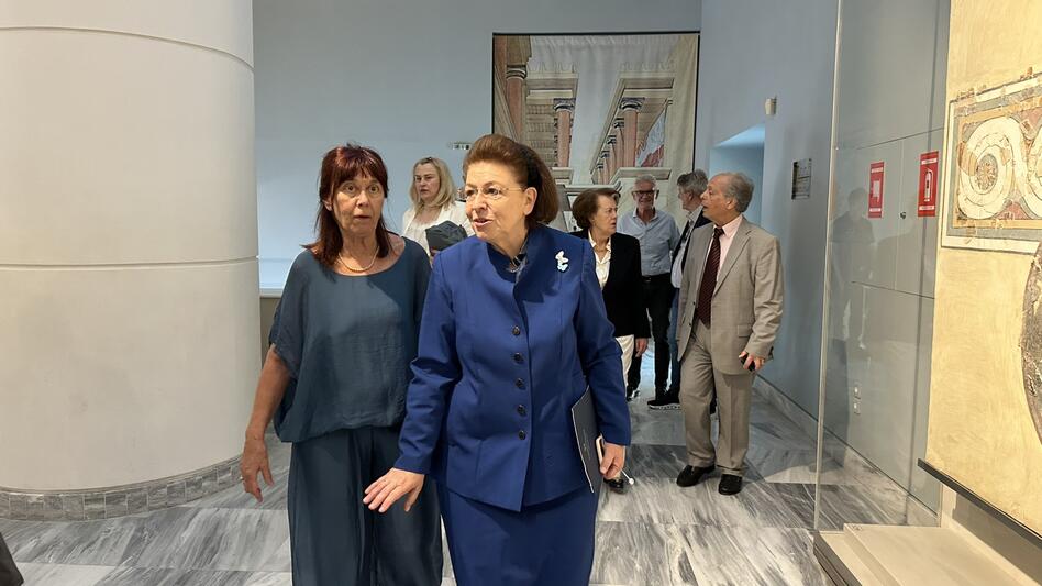 Ηράκλειο: Εγκαινιάζεται παρουσία της Λίνας Μενδώνη η έκθεση «Γραφή από Φως» - Φωτογραφίες