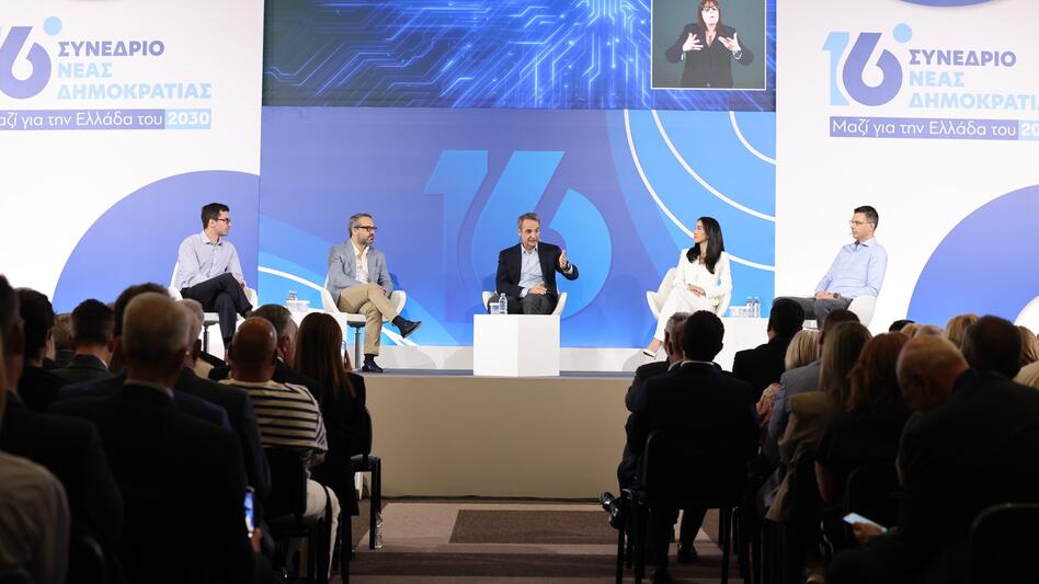 Συνέδριο ΝΔ: «Οι εκλογές θα γίνουν το 2027» - Το νέο μήνυμα Μητσοτάκη και η παρέμβαση Δένδια