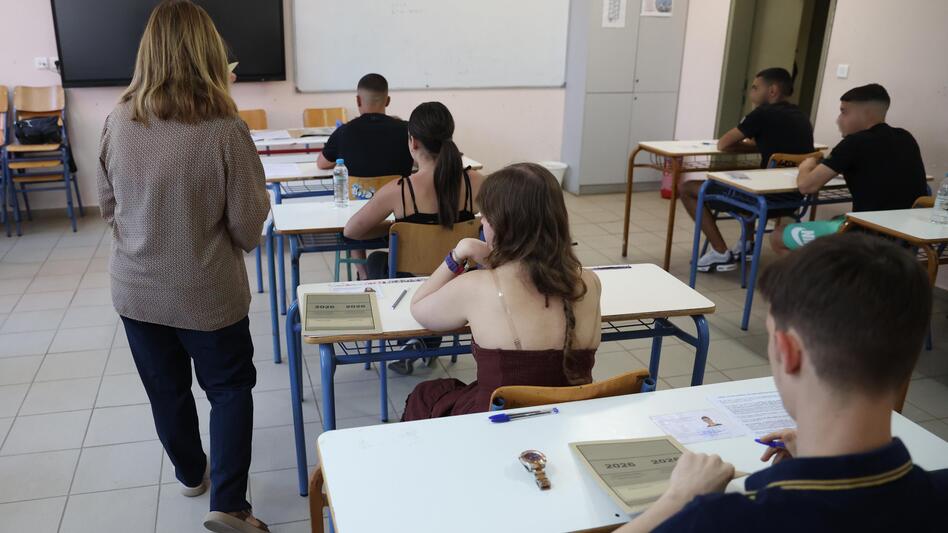 Πανελλήνιες 2026: Θέματα, λύσεις και απαντήσεις στα Νέα Ελληνικά των ΕΠΑΛ