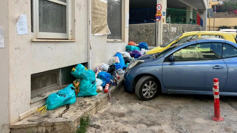 Ηράκλειο: Η μεταφορά των κάδων, η δράση ασυνείδητων και η “επιχείρηση καθαριότητας” απέναντι από το 8ο Δημοτικό