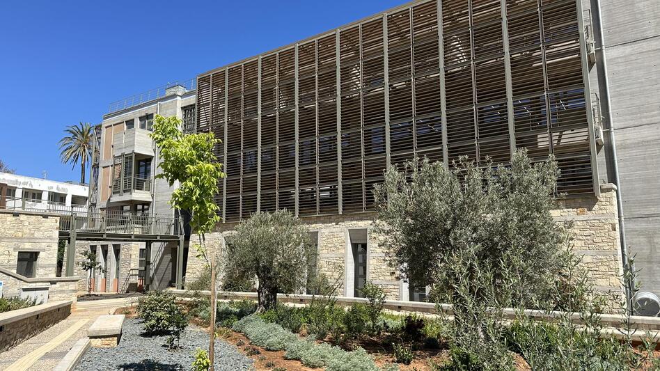 Έτοιμο το νέο "σπίτι" της Περιφέρειας Κρήτης - Μετακομίζουν σιγά σιγά οι υπηρεσίες (φωτο)