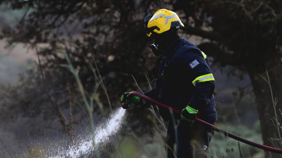 Τρίτη νύχτα αγωνίας στο νότιο Ρέθυμνο: Εφιάλτης οι συνεχείς αναζωπυρώσεις και οι θυελλώδεις άνεμοι