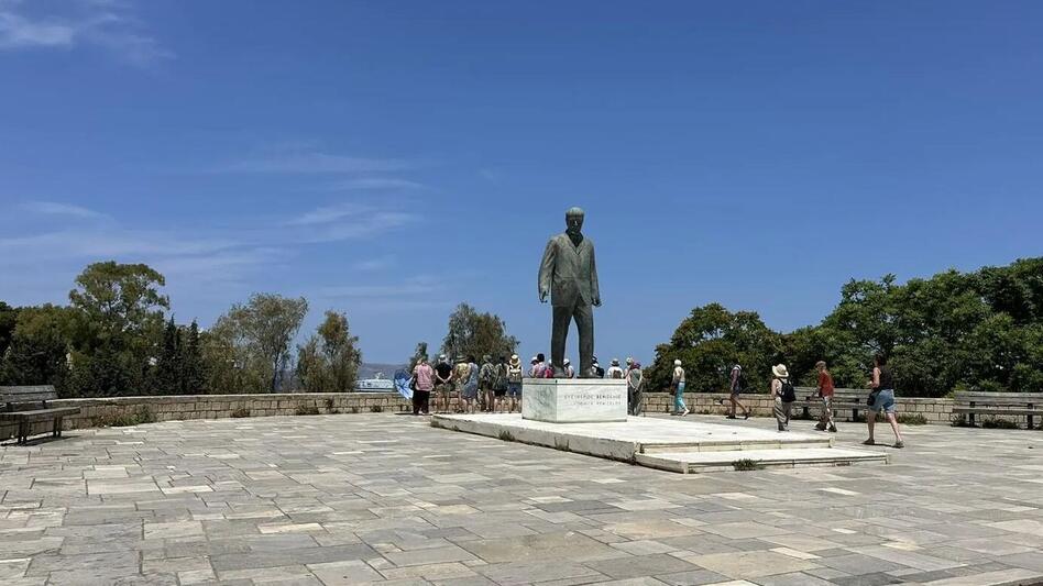 Ενετικά Τείχη: Έρχεται προστατευτικό κιγκλίδωμα στο άγαλμα Βενιζέλου