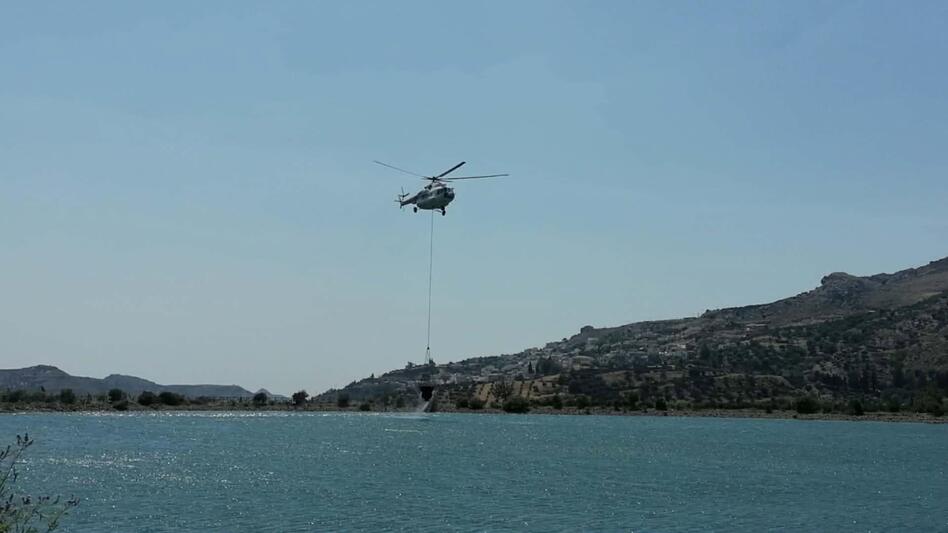 Χωρίς ενεργό μέτωπο η φωτιά στα Βορίζια: Παραμένουν ισχυρές δυνάμεις της Πυροσβεστικής στο σημείο