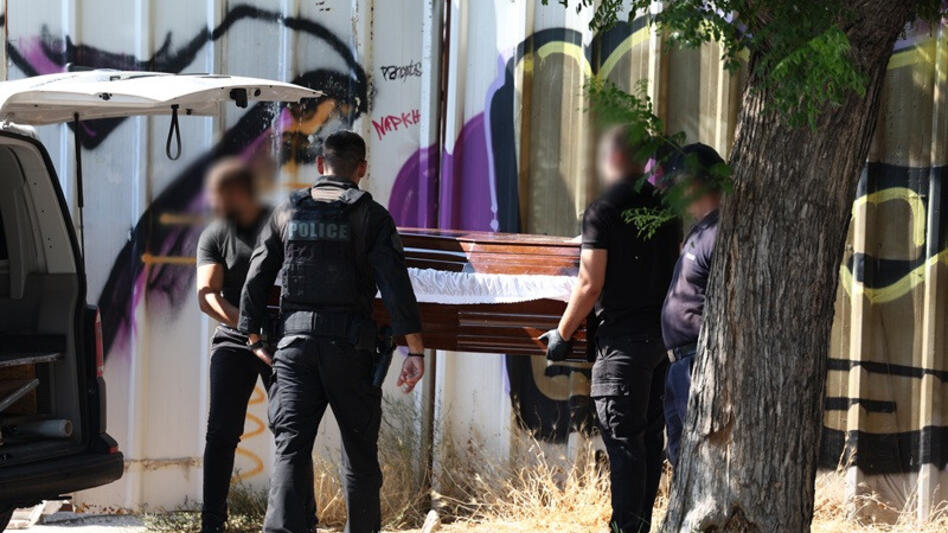 Κυψέλη: Συνεχίζεται το θρίλερ με τη σορό στη βαλίτσα - Έρευνες για την ταυτοποίηση της γυναίκας και τις συνθήκες θανάτου της