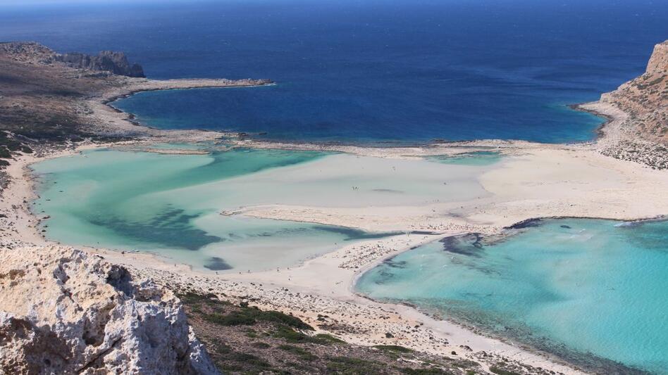 Ναυαγοσώστης έσωσε από πνιγμό 10χρονο αγόρι στον Μπάλο!