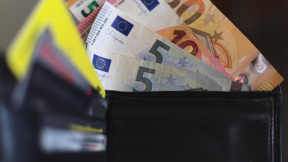 ΔΕΘ: 3,5 δισ. ευρώ στις τσέπες 2,2 εκατομμυρίων πολιτών θα φέρουν τα μέτρα σε 15 μήνες