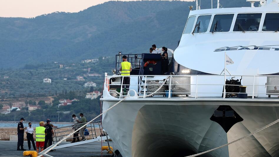 Πλεύρης για μεταναστευτικό: «Το βασικό πρόβλημα αυτή την περίοδο είναι η Κρήτη» – Στις 12.000 αφίξεις