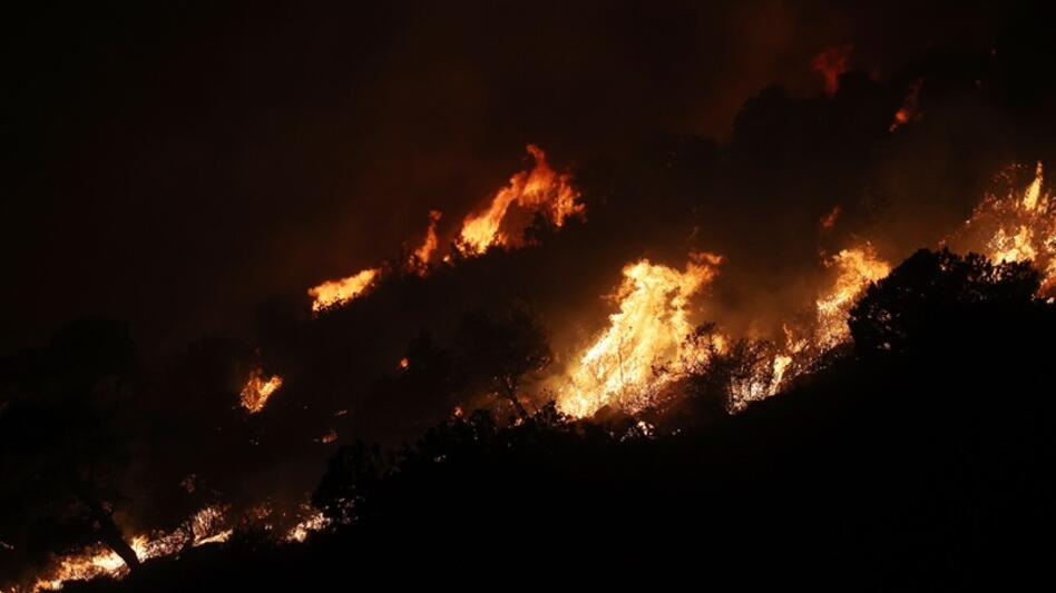 Φωτιά στα Κριτσά - Μήνυμα από το 112 για ετοιμότητα