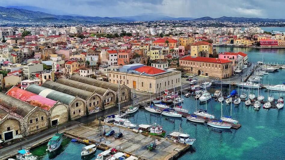 Στο σφυρί ακίνητα -"φιλέτα" σε Χανιά, Μύκονο, Μαρούσι και Χαλκιδική