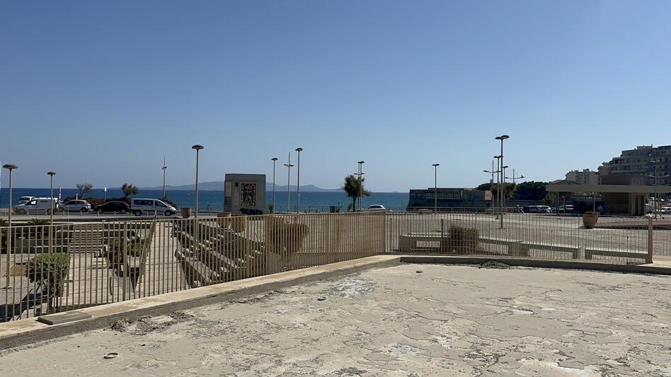 Ηράκλειο: Ένα «φιλέτο» δίπλα στη θάλασσα ρημάζει - Η αποκαρδιωτική εικόνα της παλιάς Λαχαναγοράς (photos)