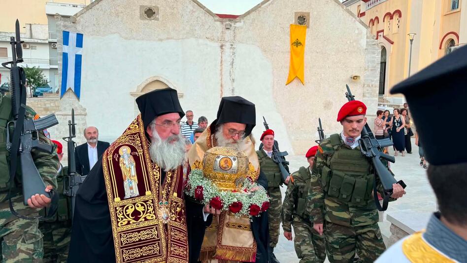 Οι μνήμες ζωντάνεψαν ξανά στη Μεσαρά: Συγκίνηση στην "επιστροφή" της Τίμιας Κάρας του Αγίου Τίτου (ΦΩΤΟ)