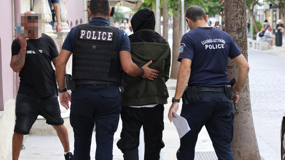 Ηράκλειο: Η ΕΛ.ΑΣ θα ζητήσει δημοσιοποίηση στοιχείων του 40χρονου - Τρομοκρατούσε κοπέλες, διατηρούσε 100άδες αρχεία ακραίας σεξουαλικής κακοποίησης παιδιών
