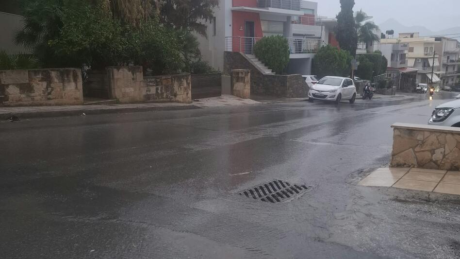 Κακοκαιρία: "Άνοιξαν" οι ουρανοί στο Ηράκλειο - "Red Code" για τα έντονα φαινόμενα