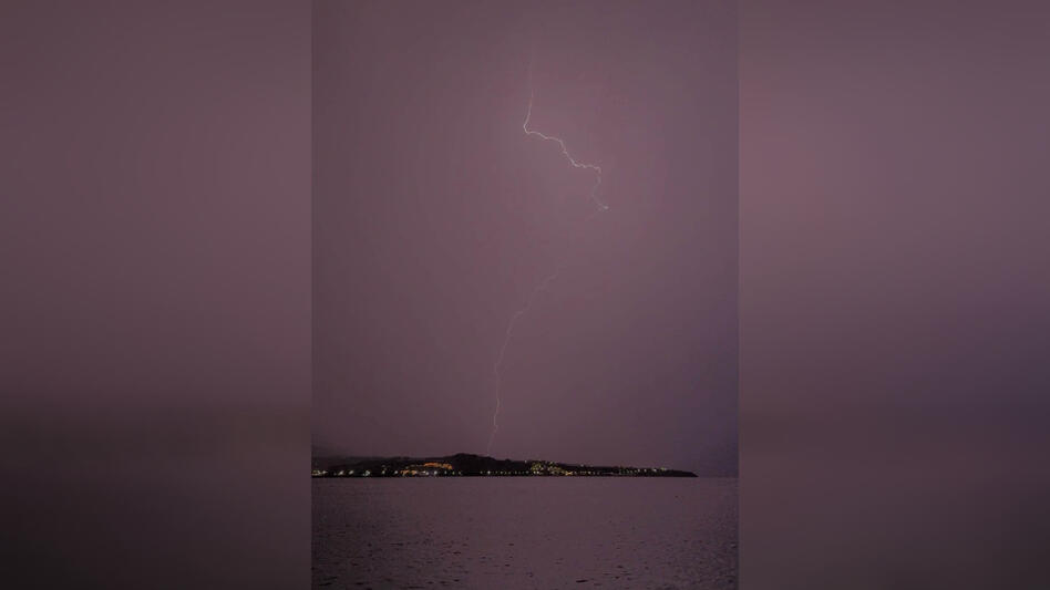 Νέο έκτακτο δελτίο καιρού για την Κρήτη: Ισχυρές βροχές έως το βράδυ του Σαββάτου - Δείτε live την πορεία της κακοκαιρίας