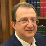 Δίλημμα… καρδιάς για τον Βαγγέλη Ζάχαρη: Στα απάνεμα λιμάνια του 80% ή στις φουρτουνιασμένες θάλασσες του Τσίπρα; 