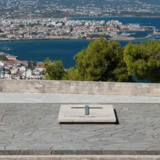 Απίστευτο... Μπήκαν με το αυτοκίνητο στους Τάφους των Βενιζέλων! (vid)