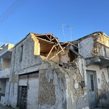 «Δύο μέτρα και δύο σταθμά» καταγγέλλουν οι σεισμόπληκτοι του Αρκαλοχωρίου