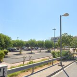 Για το πάρκο δίπλα στο πολυκατάστημα