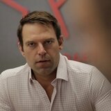 Στέφανος Κασσελάκης: «Αν έχουν την πλειοψηφία γιατί κόβουν 500 νόμιμα εκλεγμένους συνέδρους;»