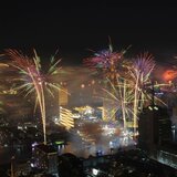 Ο πλανήτης υποδέχθηκε το 2025 με… χαρμολύπη