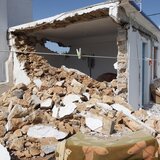 Νέο μοντέλο κρατικής παρέμβασης στους σεισμόπληκτους ... made in Αρκαλοχώρι