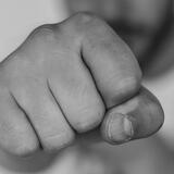 Ελεύθεροι με περιοριστικούς όρους οι 4 νεαροί για την επίθεση σε βάρος 47χρονου φιλάθλου στο Ρέθυμνο