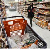 Μέτρα κατά της ακρίβειας: Αυτά είναι τα 61 προϊόντα όπου μπαίνει πλαφόν στο περιθώριο κέρδους