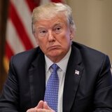 Ο Τραμπ απονέμει χάρη σε 23 πρόσωπα που διώκονταν εξαιτίας διαδηλώσεων κατά της άμβλωσης