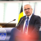 Μια λαμπάδα στο ύψος του…Γιάννη Μανιάτη!