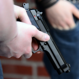 Πυροβολισμοί: άρπαξε το όπλο μετά από πάλη ο 17χρονος και μπαμ-μπαμ χωρίς περιστροφές 