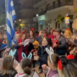 Καντάδα ... όπως παλιά στα Μάλια!