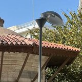 Έπαιζαν με τις πιθανότητες για το φωτιστικό! Θα πέσει, δε θα πέσει; 