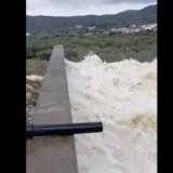 Μεγάλη ποσότητα νερού ρέει στο φράγμα του Αποσελέμη!