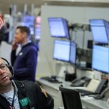 «Πηγαίνει πολύ καλά» η πρώτη αντίδραση Τραμπ μετά τις απώλειες 2 τρις. στη Wall Street