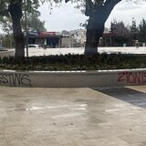 Ας φροντίσει ο Δήμος και τη φύλαξη της πλατείας!