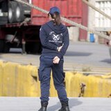 Ατύχημα στο Λιμάνι του Ηρακλείου - Στο ΠΑΓΝΗ 48χρονη μετά από πτώση τμήματος επιγραφής από τη θύρα κοντέινερ αποσκευών