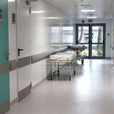 Τζάνειο: Έχουν πληγεί πέντε βασικά κέντρα του οργανισμού της 62χρονης, δεν έχει επαφή με το περιβάλλον