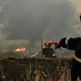 Ηράκλειο: Μεγάλη κινητοποίηση της Πυροσβεστικής για φωτιά στον Άγιο Θωμά