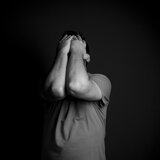 Κλαίει απαρηγόρητος ο 23χρονος Πορτογάλος για την σεξουαλική επίθεση στον 22χρονο που κοιμόταν με την φίλη του 