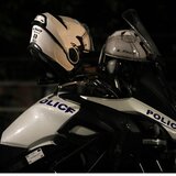 Ηράκλειο: Aυτοκίνητο έπεσε πάνω σε βιτρίνα καταστήματος!