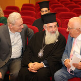 Τα δώρα, ο “γρύπας” οι “αμαρτίες” του προέδρου, τα μικρά ενσταντανέ από τα εγκαίνια!