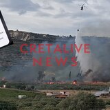 Φωτιά στις Μαλάδες: Δύσκολη μάχη με τις φλόγες- Διακοπές ρεύματος και νερού, ήχησε το 112