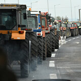 Την τελική απόφαση των μπλόκων περιμένει η κυβέρνηση: Αναπροσαρμογή στάσης σε περίπτωση οριστικής άρνησης διαλόγου