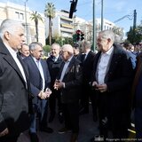 Έξω από τη Βουλή και οι Δήμαρχοι - Ζήτησαν «πόρους και αρμοδιότητες»