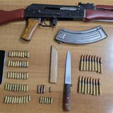 Ηράκλειο: Καλάσνικοφ κι άλλα... πολεμοφόδια στο σπίτι 28χρονου