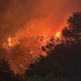 Μεγάλη φωτιά, εν μέσω ισχυρών ανέμων, στο Κεφάλι Χανίων - Φωτογραφίες