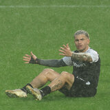 Άδειο γήπεδο, παγωμένη ομάδα, κρύο γκολ κι αδιανόητη αποβολή!